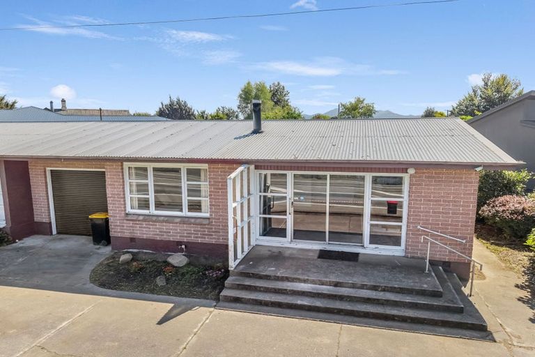 Photo of property in 11 Railway Esplanade, East Gore, Gore, 9710