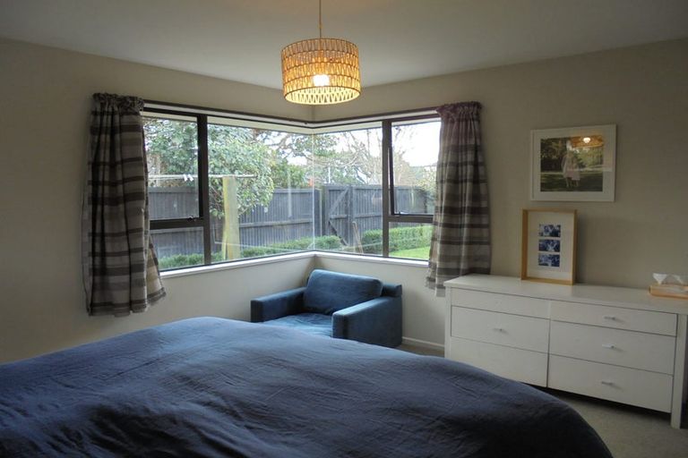 Photo of property in 2/39 Jennifer Street, Bryndwr, Christchurch, 8053