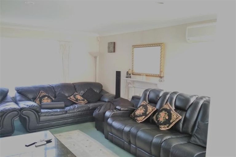 Photo of property in 20 Derry Hill, Churton Park, Wellington, 6037