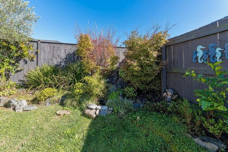 Photo of property in 13 Papa Orchard Drive, Kumeu, 0810