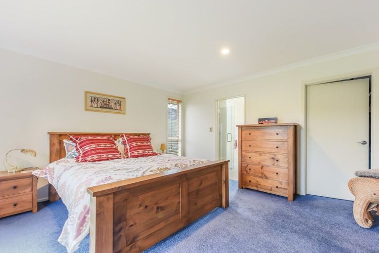 Photo of property in 12 Glentui Place, Waikawa, Picton, 7220