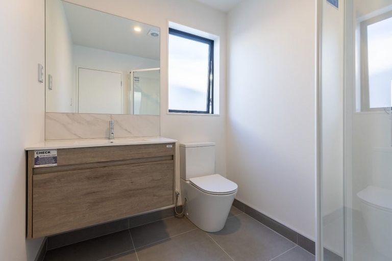 Photo of property in 6d Kaweka Street, New Lynn, Auckland, 0600