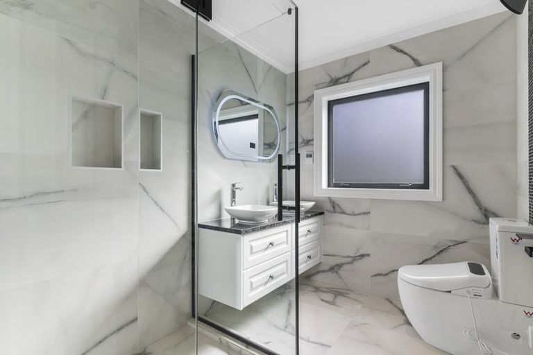 Photo of property in 10b Stratford Avenue, Milford, Auckland, 0620