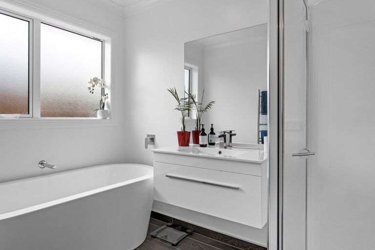 Photo of property in 76 Parsonage Road, Woodend, 7610