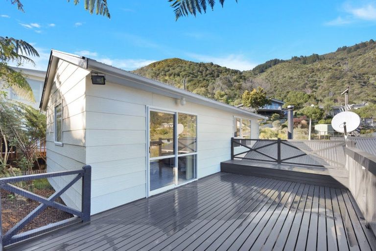Photo of property in 12 Arthur Crescent, Waikawa, Picton, 7220