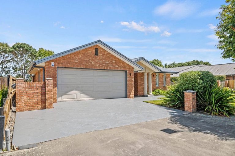 Photo of property in 27 Providence Place, Redwood, Christchurch, 8051