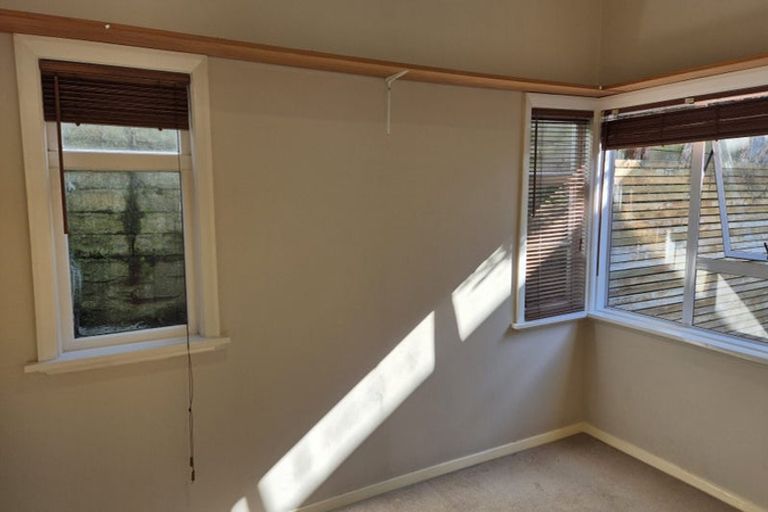 Photo of property in 22 Hampton Hill Road, Tawa, Wellington, 5028