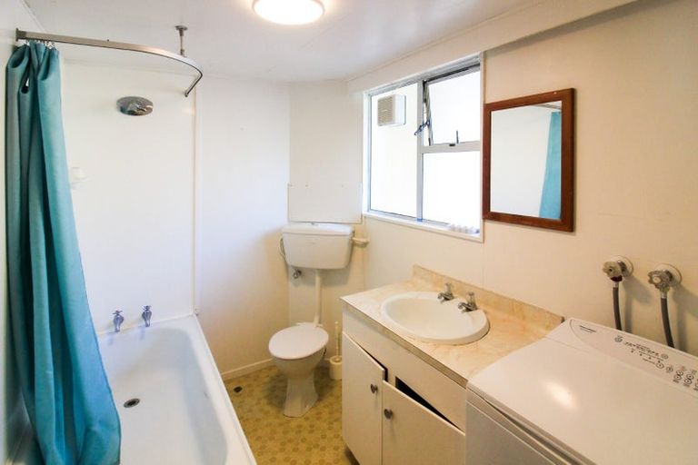 Photo of property in 5 Hawker Street, Mount Victoria, Wellington, 6011