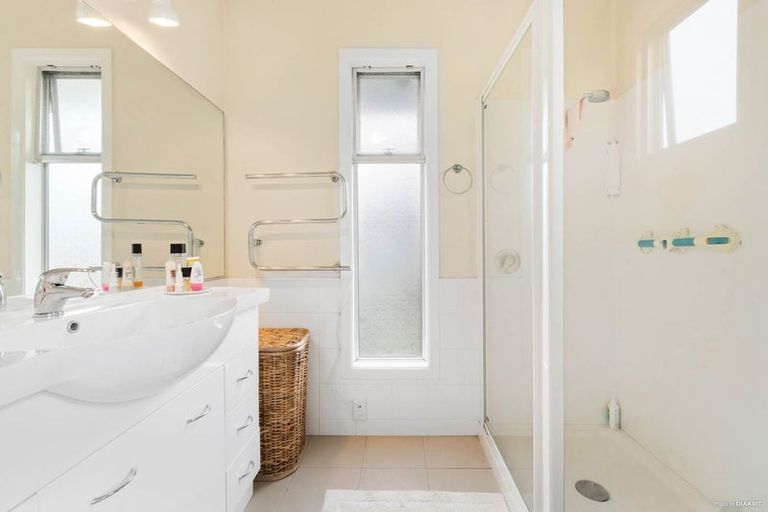 Photo of property in 30 Hutchinsons Road, Bucklands Beach, Auckland, 2014