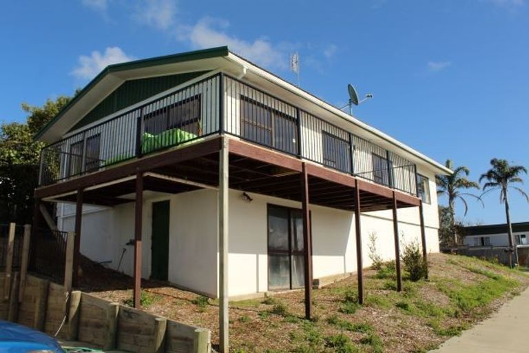 Photo of property in 35 Gledstane Road, Stanmore Bay, Whangaparaoa, 0932