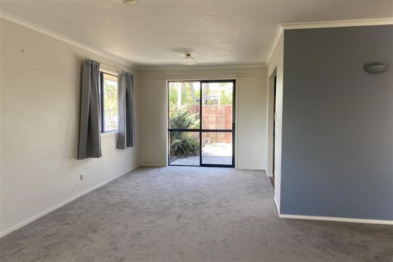 Photo of property in 17 Kellaway Drive, East Tamaki, Auckland, 2013