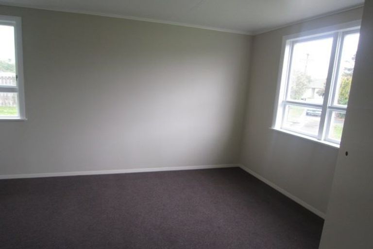 Photo of property in 11 Yeats Crescent, Fairfield, Hamilton, 3214
