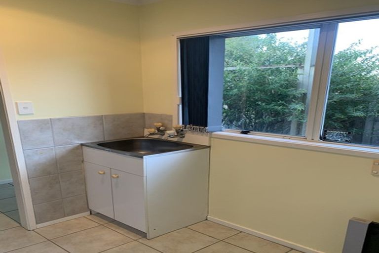 Photo of property in 24 Terry Street, Blockhouse Bay, Auckland, 0600