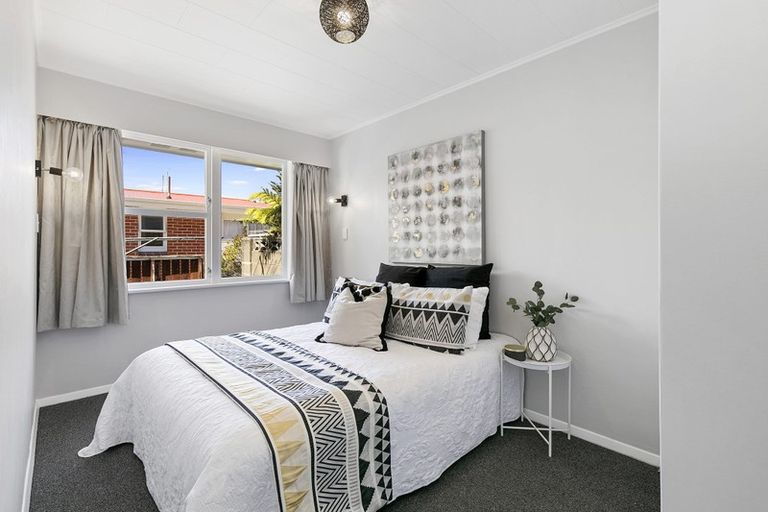 Photo of property in 35 Percy Cameron Street, Avalon, Lower Hutt, 5011