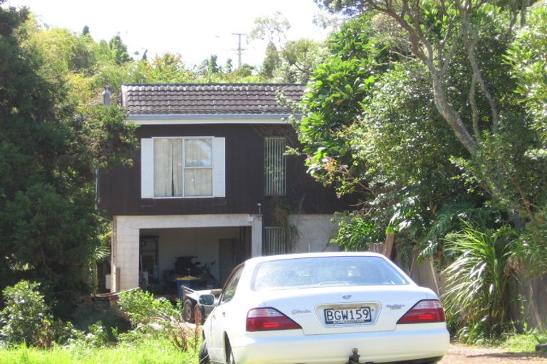 Photo of property in 1b Peter Terrace, Castor Bay, Auckland, 0620