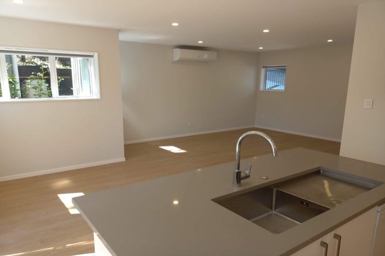 Photo of property in 39a Tui Glen Road, Birkenhead, Auckland, 0626