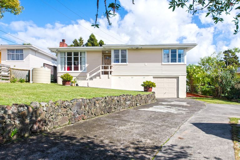 Photo of property in 16 Kereru Street, Henderson, Auckland, 0612
