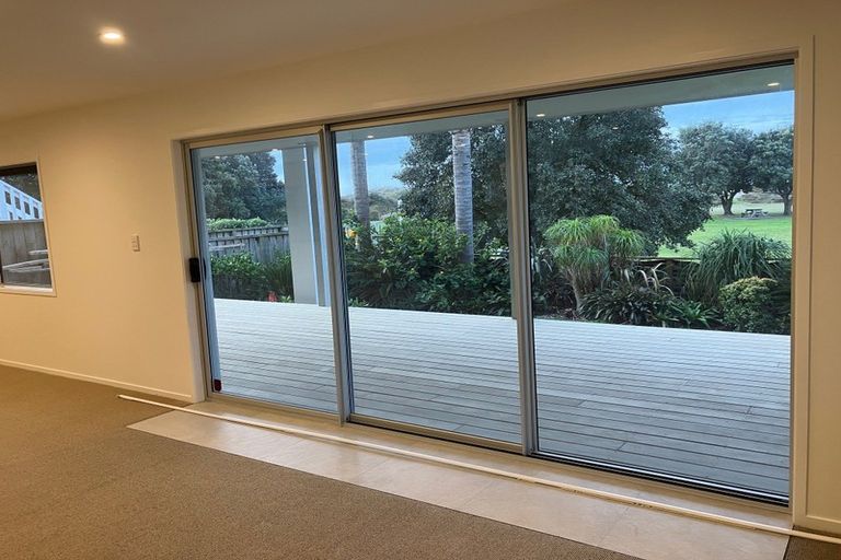 Photo of property in 1163 Papamoa Beach Road, Papamoa Beach, Papamoa, 3118