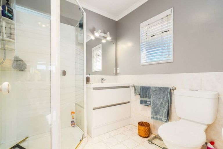 Photo of property in 5 Cate Road, Rototuna, Hamilton, 3210