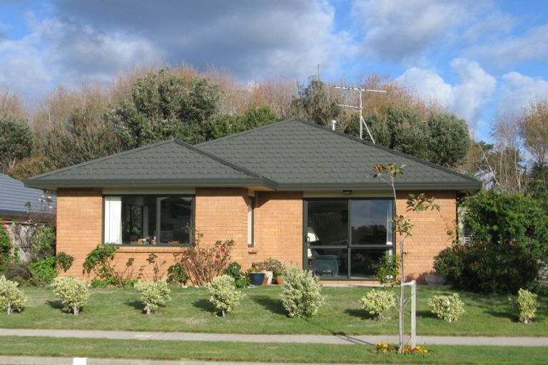 Photo of property in 86 Weggery Drive, Waikanae Beach, Waikanae, 5036