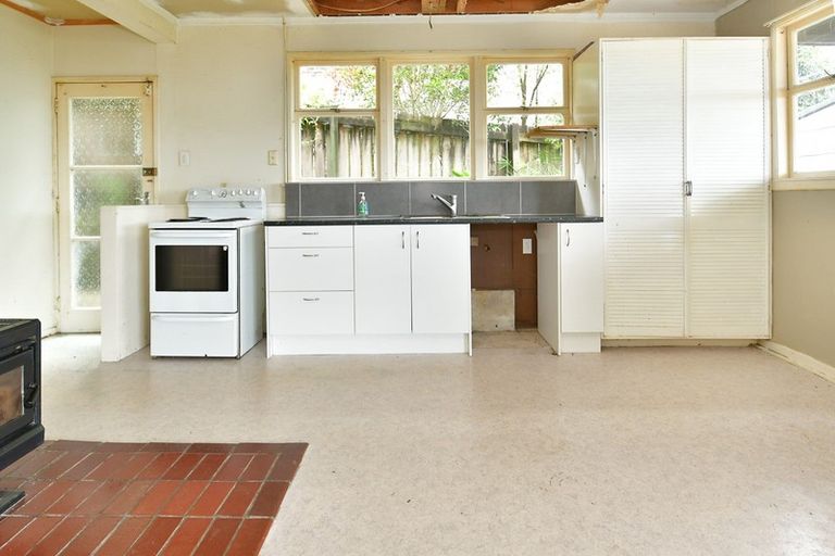 Photo of property in 26b Wade River Road, Stanmore Bay, Whangaparaoa, 0932