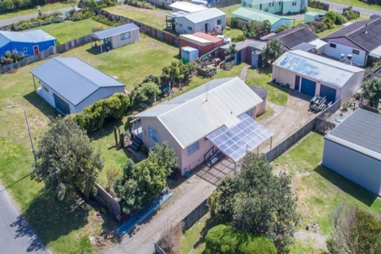 Photo of property in 44 Te Kiri Street, Himatangi Beach, Foxton, 4891
