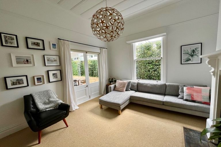 Photo of property in 69 Church Street, Devonport, Auckland, 0624