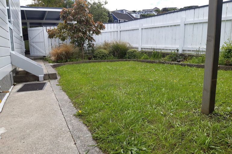 Photo of property in 18a Penryn Drive, Camborne, Porirua, 5026