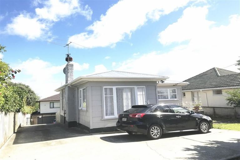 Photo of property in 227 Sturges Road, Henderson, Auckland, 0612