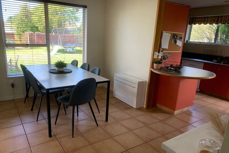 Photo of property in 64 Oakley Crescent, Hornby, Christchurch, 8042