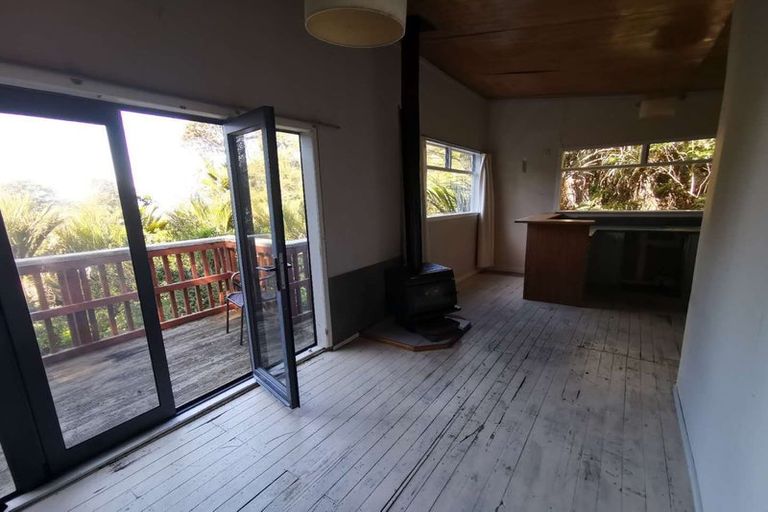 Photo of property in 45 Takahe Road, Titirangi, Auckland, 0604