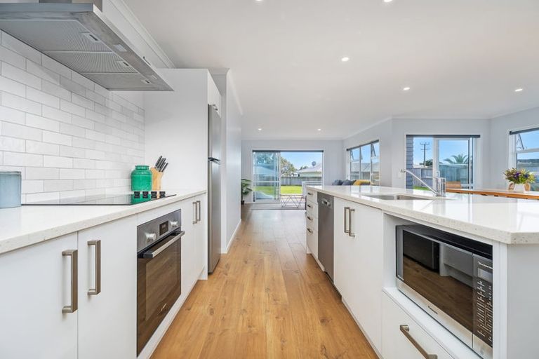 Photo of property in 8 Navigation Drive, Cooks Beach, Whitianga, 3591