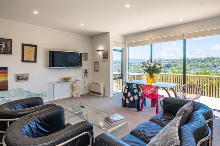 Photo of property in 2/77 Nevay Road, Miramar, Wellington, 6022