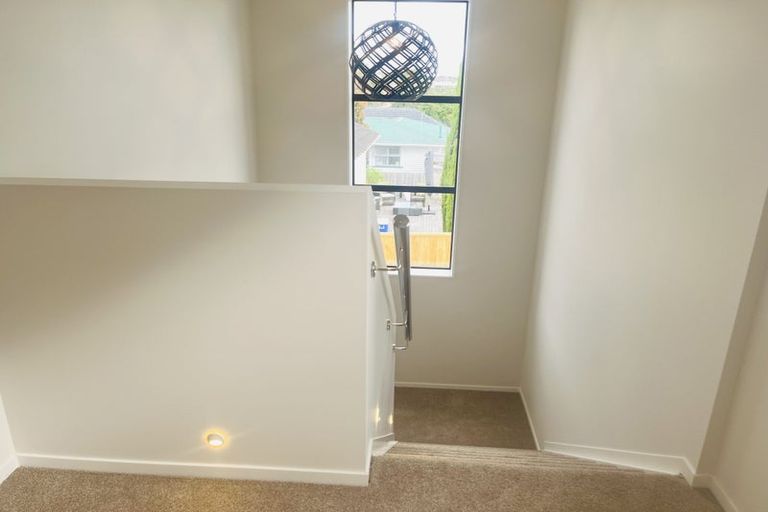 Photo of property in 7a Hinau Street, New Lynn, Auckland, 0600