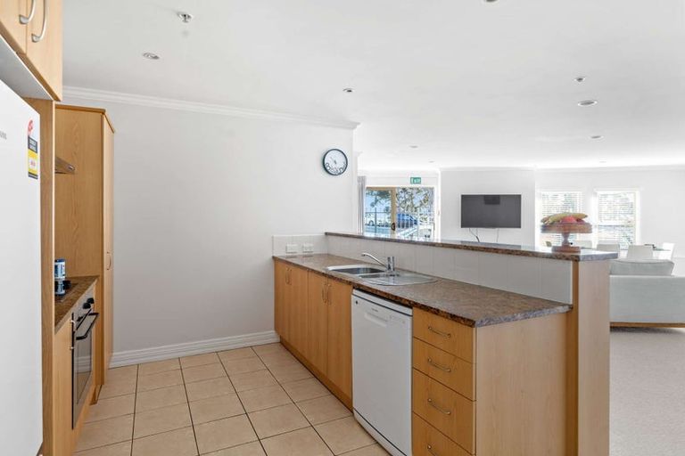Photo of property in 1 Queen Street, New Plymouth, 4310