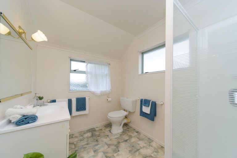 Photo of property in 3 Winston Avenue, Hokowhitu, Palmerston North, 4410