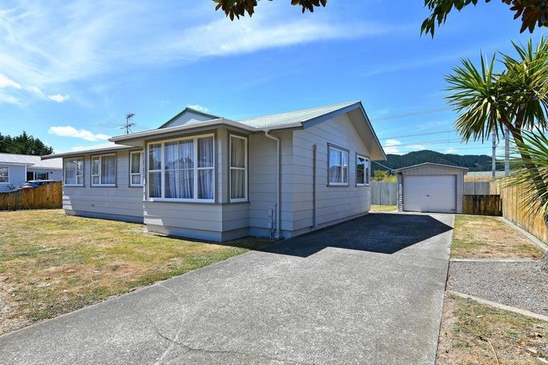 Photo of property in 9 Phar Lap Grove, Trentham, Upper Hutt, 5018