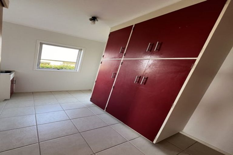 Photo of property in 8 Beacon Avenue, Campbells Bay, Auckland, 0630