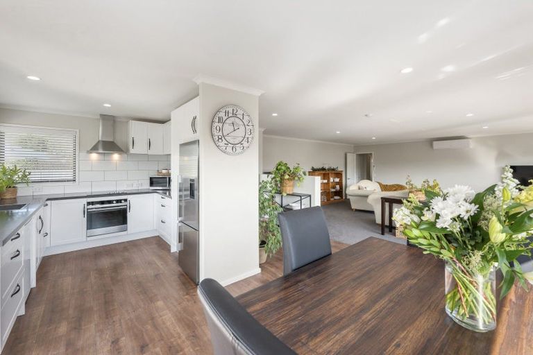 Photo of property in 14 Lakemere Way, Kinloch, Taupo, 3377