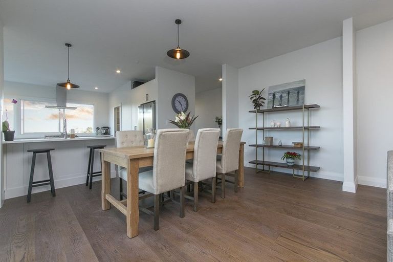 Photo of property in 12 Tauwaka Crescent, Riverhead, 0820