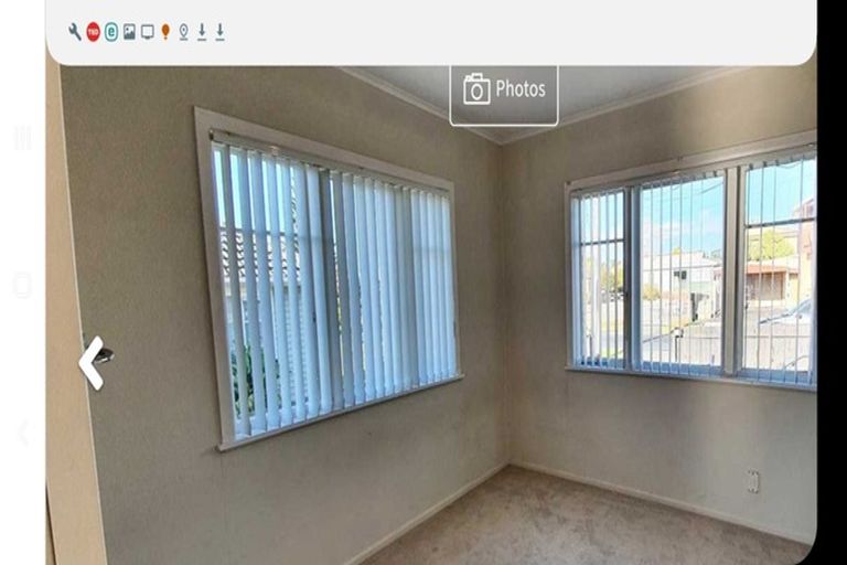 Photo of property in 30 Royton Avenue, Mangere East, Auckland, 2024