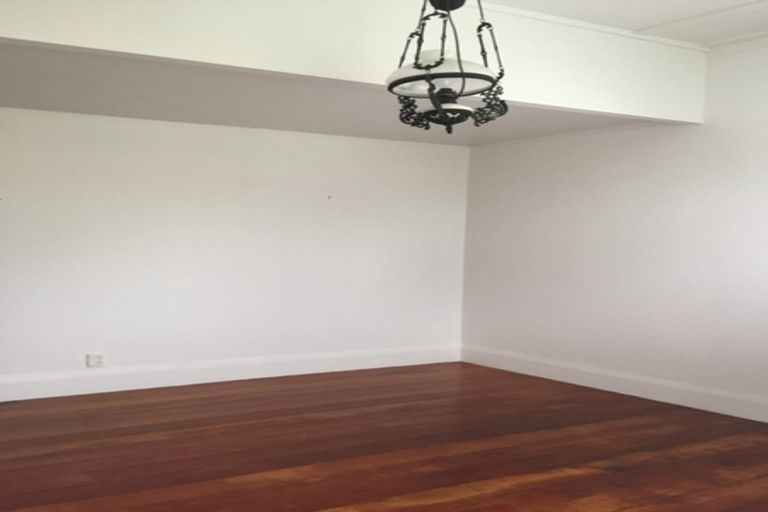 Photo of property in 15 Kerr Street, Devonport, Auckland, 0624