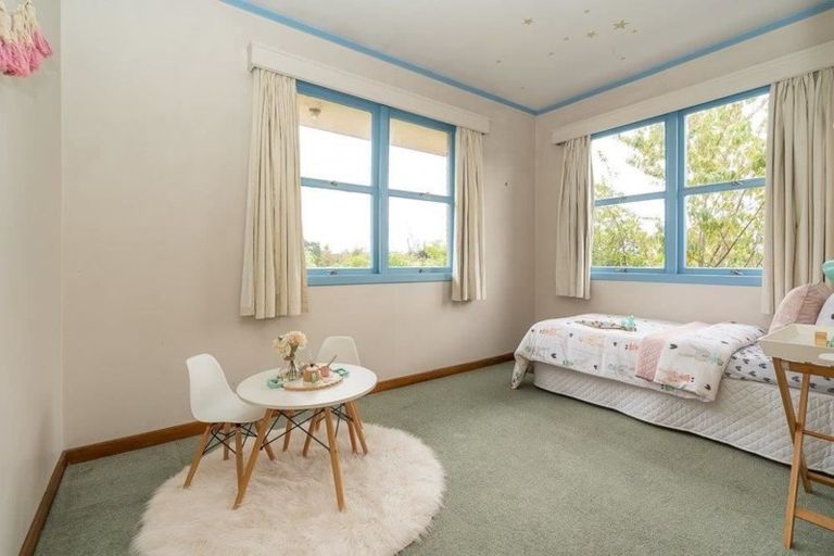 Photo of property in 35 Forest Lake Road, Forest Lake, Hamilton, 3200