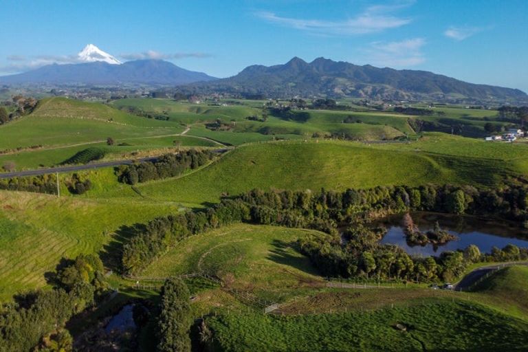 Photo of property in 8 Washer Road, Omata, New Plymouth, 4374