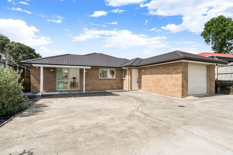 Photo of property in 1d Kuaka Place, New Lynn, Auckland, 0600