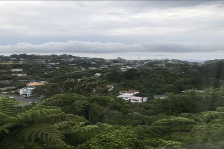 Photo of property in 32a Cheltenham Terrace, Newlands, Wellington, 6037