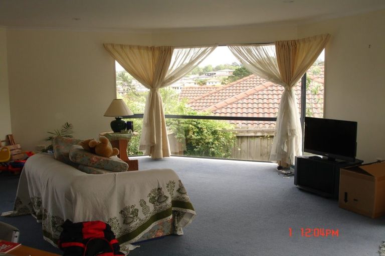 Photo of property in 10 Sunvista Avenue, Oteha, Auckland, 0632