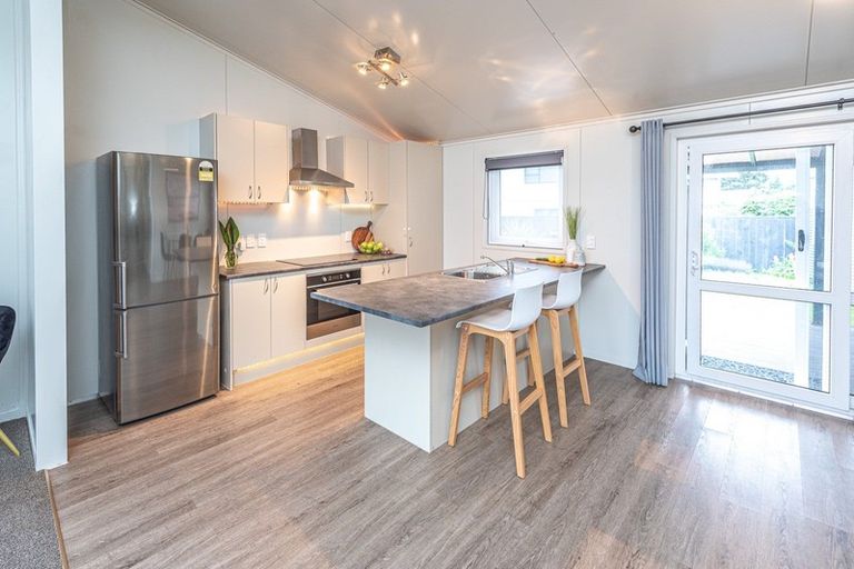 Photo of property in 10 Karaka Street, Castlecliff, Whanganui, 4501