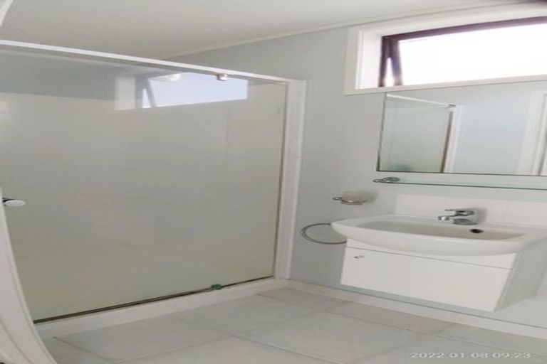 Photo of property in 722 East Coast Road, Pinehill, Auckland, 0632