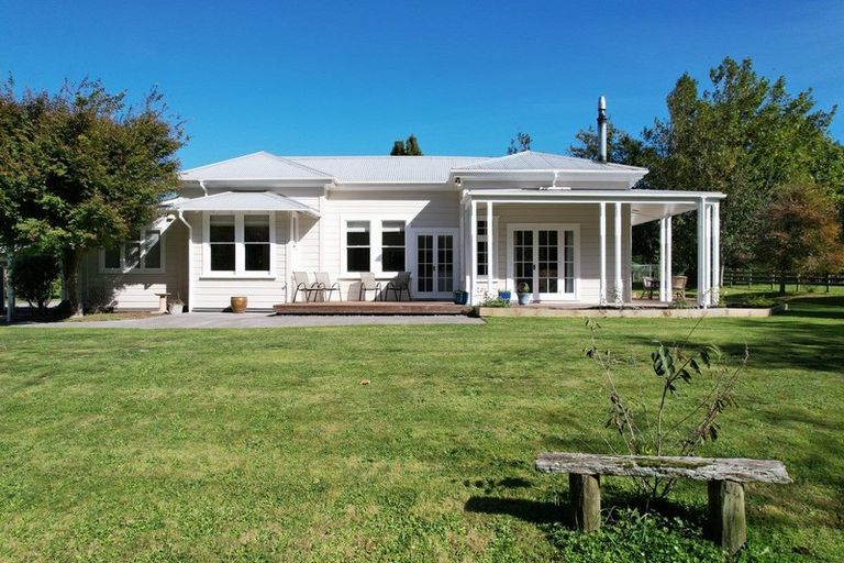 Photo of property in 365 Corbett Road, Paraite, New Plymouth, 4373